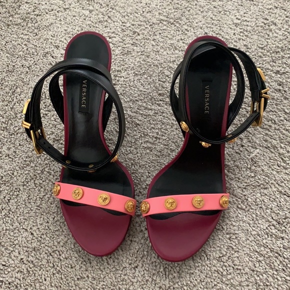 🔥VERSACE VERSACE VERSACE🔥 - Picture 3 of 10